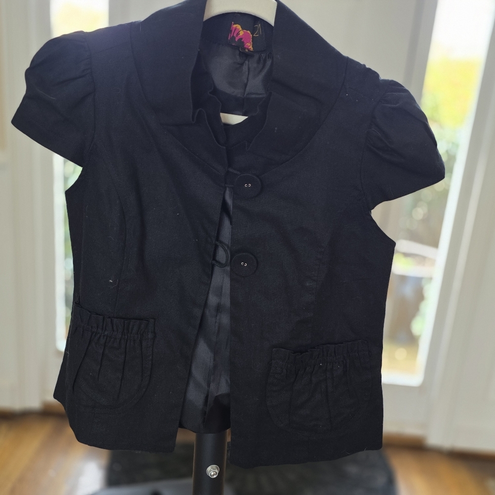 Forever 21 Vintage. Womens  Short Sleeve Black Jacket. S